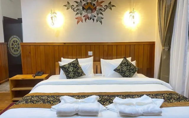 Hotel Classic Wood