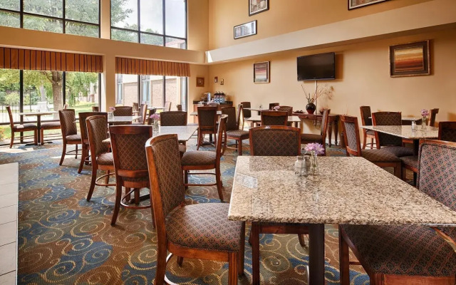 Best Western Plus Yadkin Valley Inn & Suites