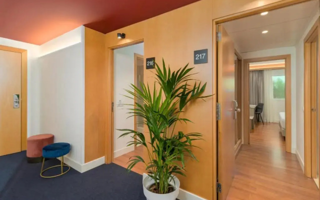 Отель Puerta Santander