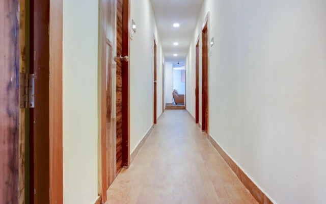 OYO Flagship 83265 Hotel R Square