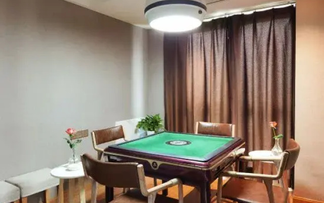 Qiyu Hotel (Chongqing Finance School Halo Shopping Park)