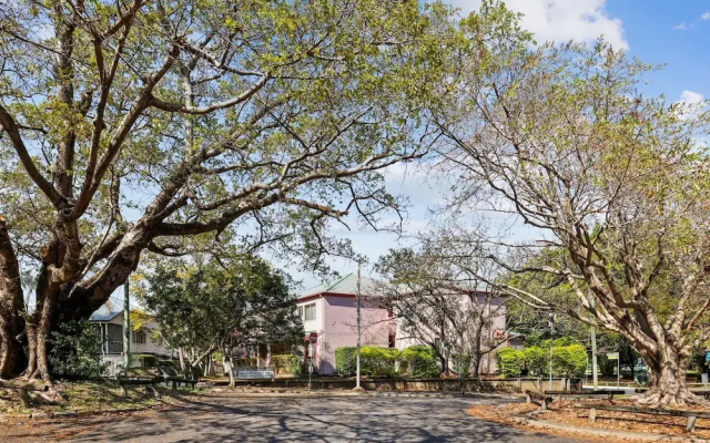 Comfy Studio Near Gabba With Secure Parking