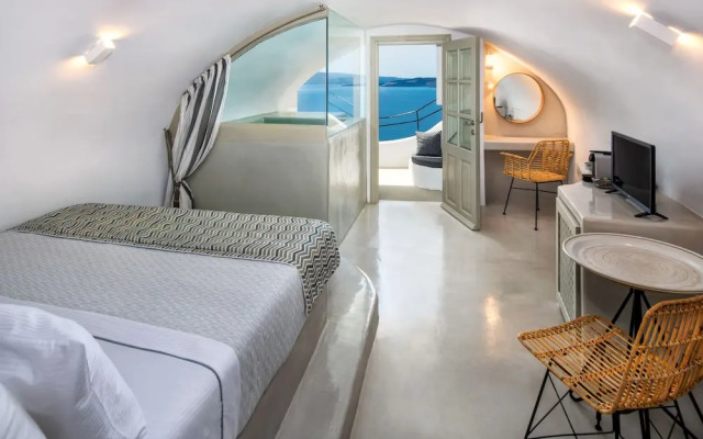 Kaleidoscope Oia Suites