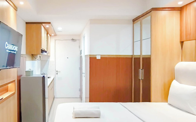 Wooden Touch Studio At Tamansari Skylounge Makassar Apartment