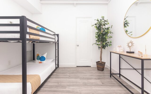 West Deco Boutique Apartments