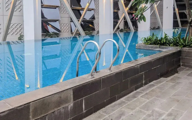 Homey And Modern 1Br At Paddington Heights Apartment