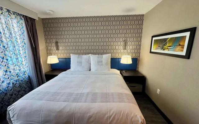 GLō Best Western Bronx NYC