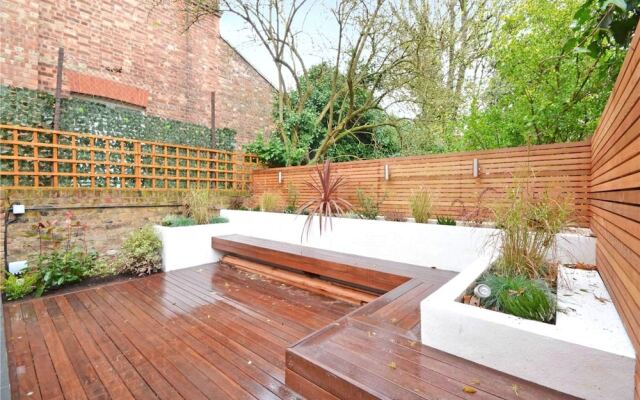 2 Bedroom House In West Hampstead