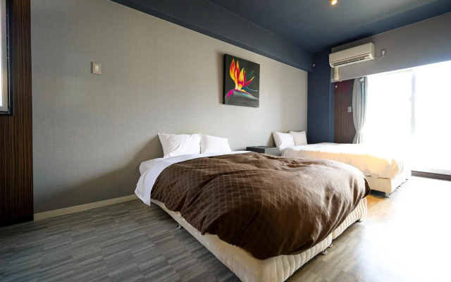 Mr. Kinjo inn D-buil