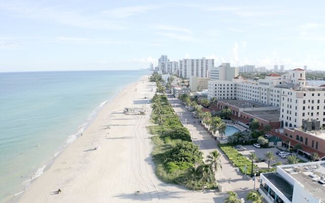 606 Apt Hollywood Beach