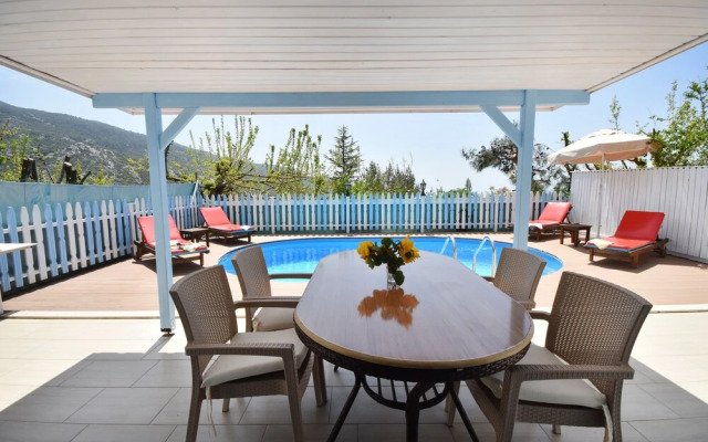 Villa Sezar by Helaltatilvillari