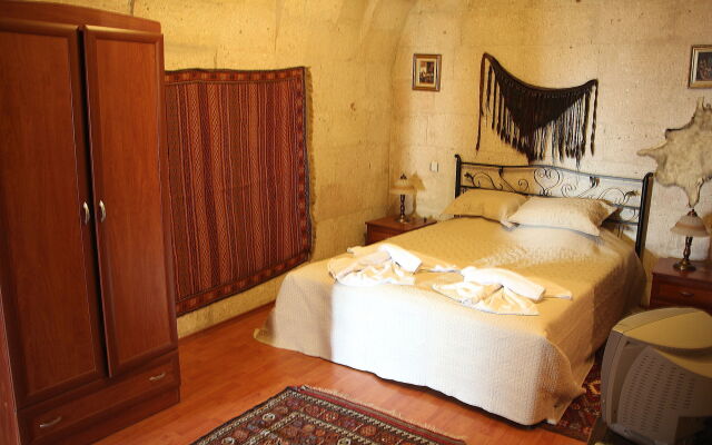 Oriental Cave Suites