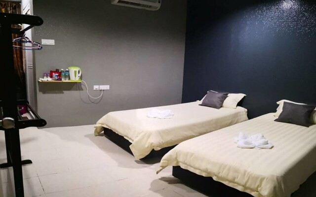 Riverbank Dungun Guesthouse & Cafe