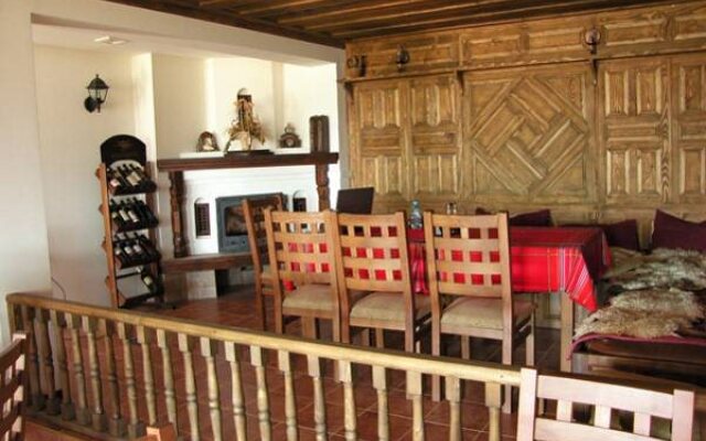 Kostadinovi Kashti Complex