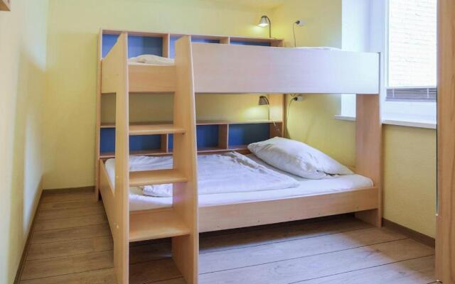 Buedlfarm-Treckerschuppen