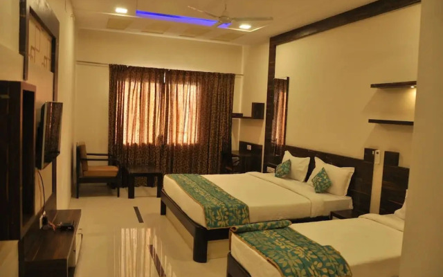 Hotel Shashinag Clarks Inn