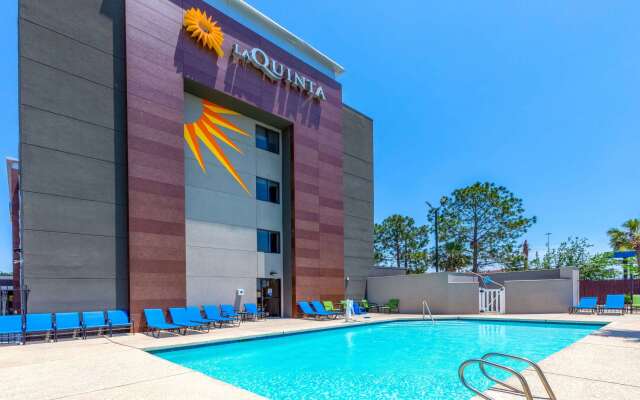 La Quinta Inn & Suites by Wyndham Houston NW Brookhollow