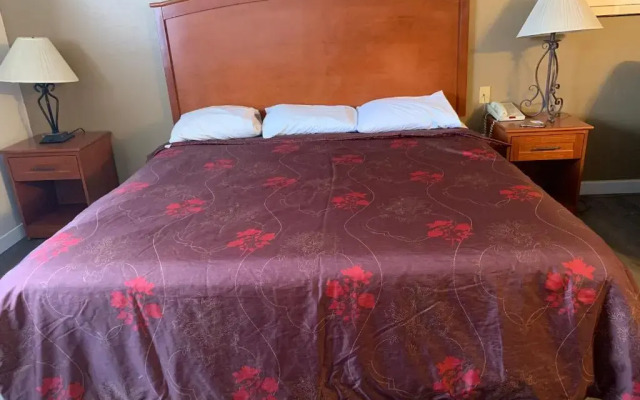 Toppenish Inn and Suites
