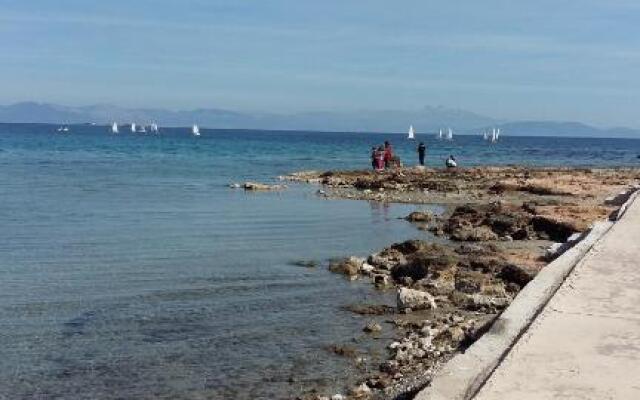 Nineta's House Sea View near the Airport