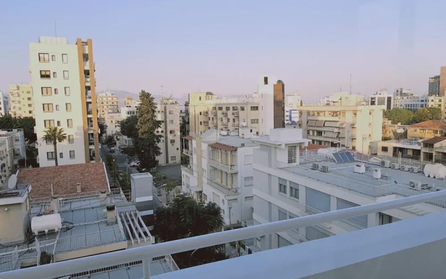104 NIC - 403 Stay Cosmo City Suite