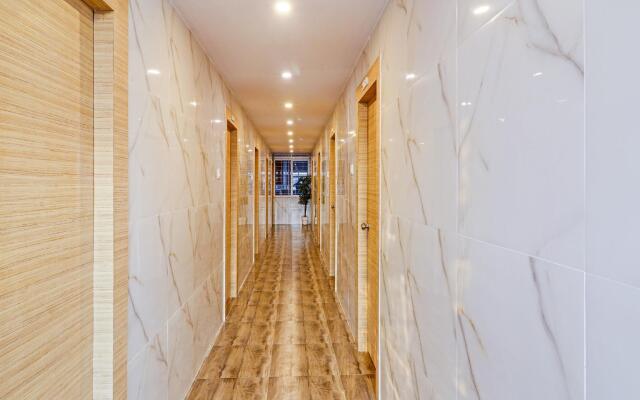 Super OYO Flagship Landcorp Hotels Near Shilparamam