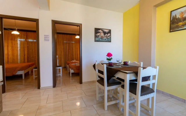 Akis Villa Studios & Apartments with Pool