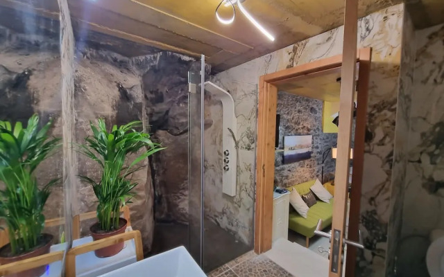 Room-discover Magical Calheta