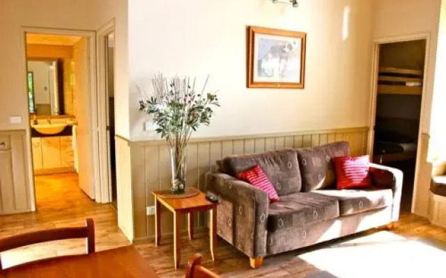 Autumn Leaf Cottage 1