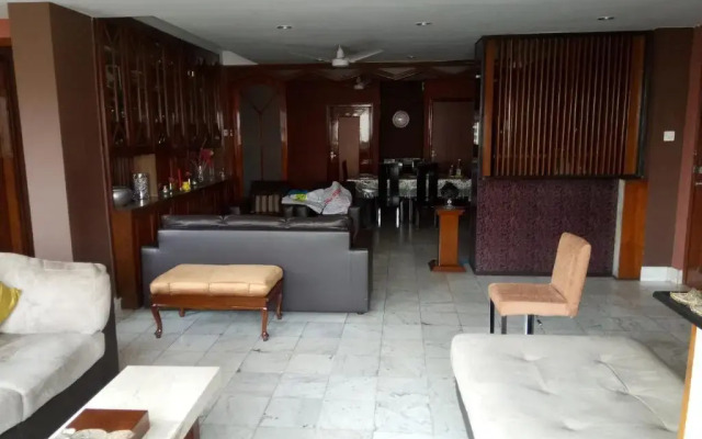 Service Apartments, Park Street, Calcutta