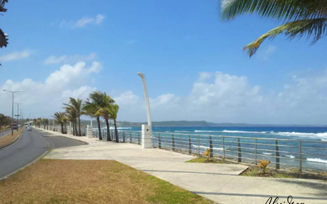 Aly'Zen - Studio de charme. Pieds dans l'eau (mer)