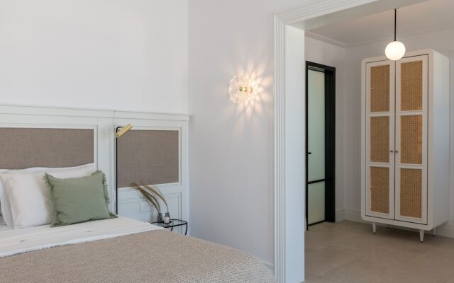 Bonzoe Suites & Villas