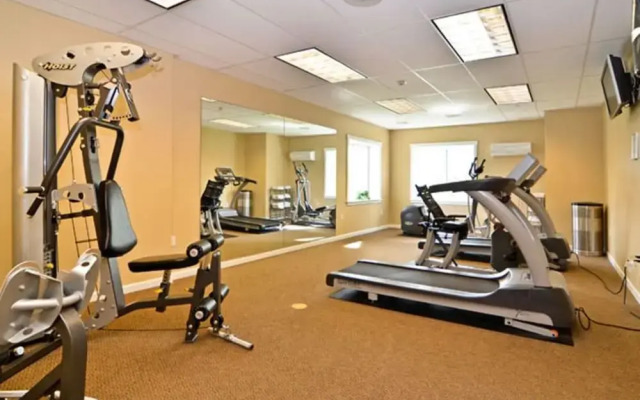 Rivertide Suites Hotel