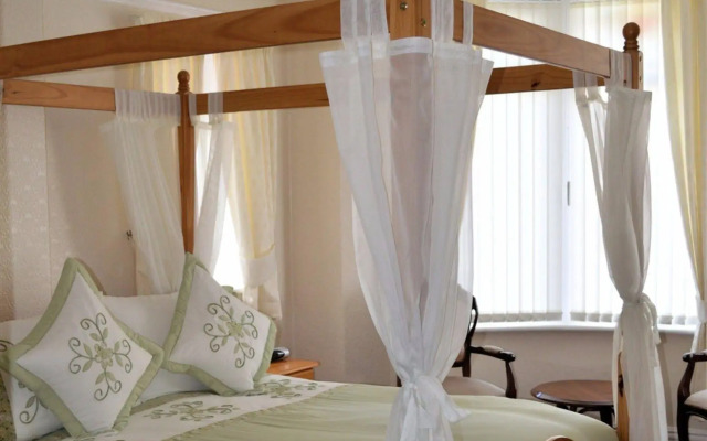 The Grosvenor View - Guest House