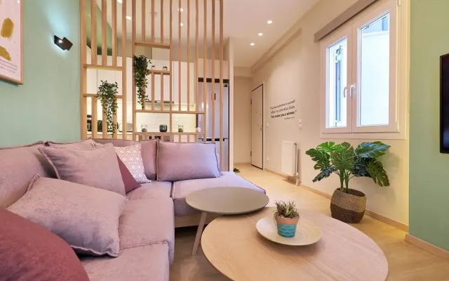 Olympic Spirit Apt in N. Kosmos