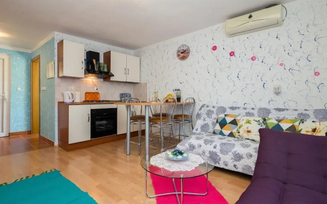 A4 - Modern apt w. Terrace, 3 min Walk to Beach