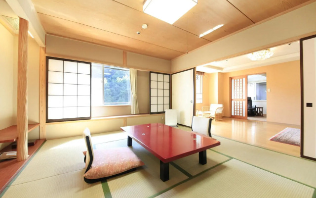 Ryotei Hanayura Ryokan