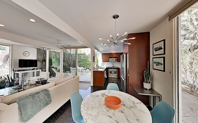 1br/2ba Historic Mid-century Modern In Northwest Palm Springs 1 Bedroom Condo