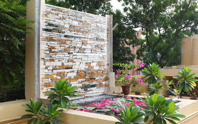 Hanu Reddy Residences Poes Garden