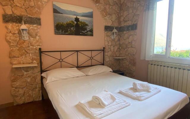 Independent Little House with Garden