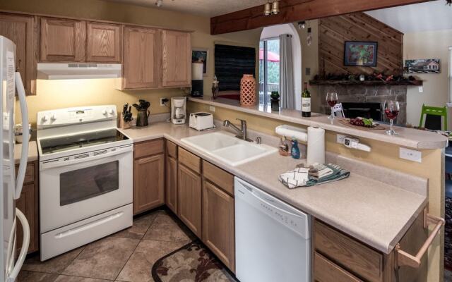 Majestic Cabin - Three Bedroom Cabin