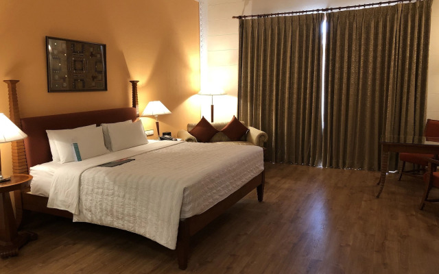 Le Méridien Jaipur Resort & Spa