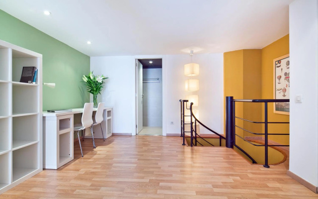 Inside Barcelona Apartments Sants