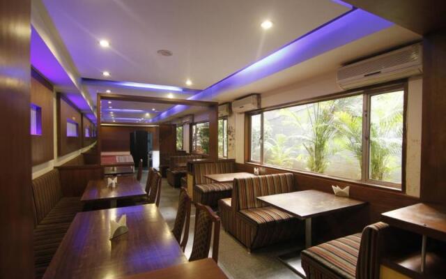 Capital O 74586 Lakme Executive