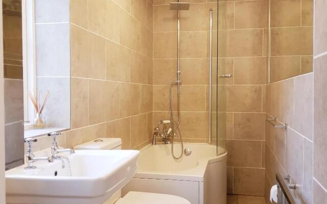The Comfy Place - Private Apartment in Maidenhead