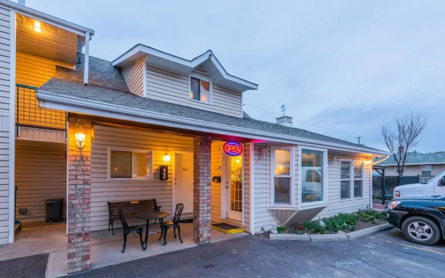The Ranchland Inn
