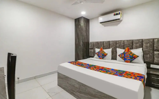 Oyo Townhouse 1126 Super 8