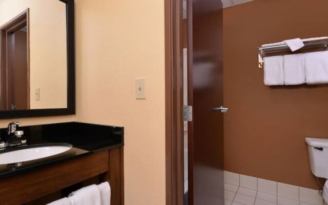 Fairfield Inn and Suites by Marriott Troy Ohio