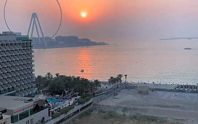 California Hostel Dubai Beach