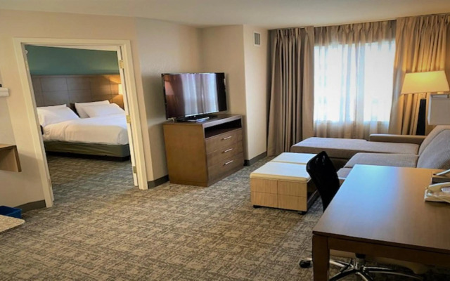 Staybridge Suites Calgary Airport by IHG