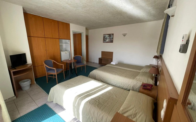 Hotel Flisvos